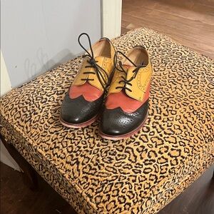 Stylish Women's Oxford - Black, Red, Yellow